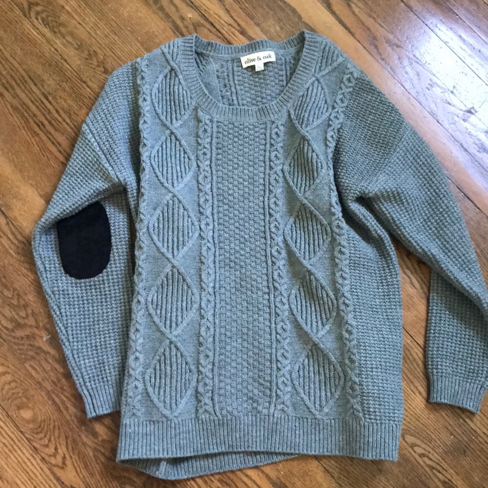 Adorable big sweater, perfect with leggings